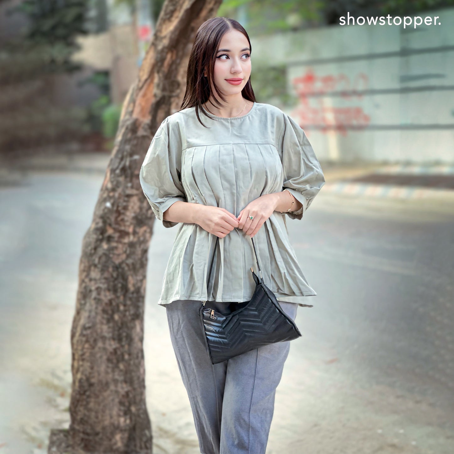 Showstopper Pastel Olive Tops Woman 1024 000341